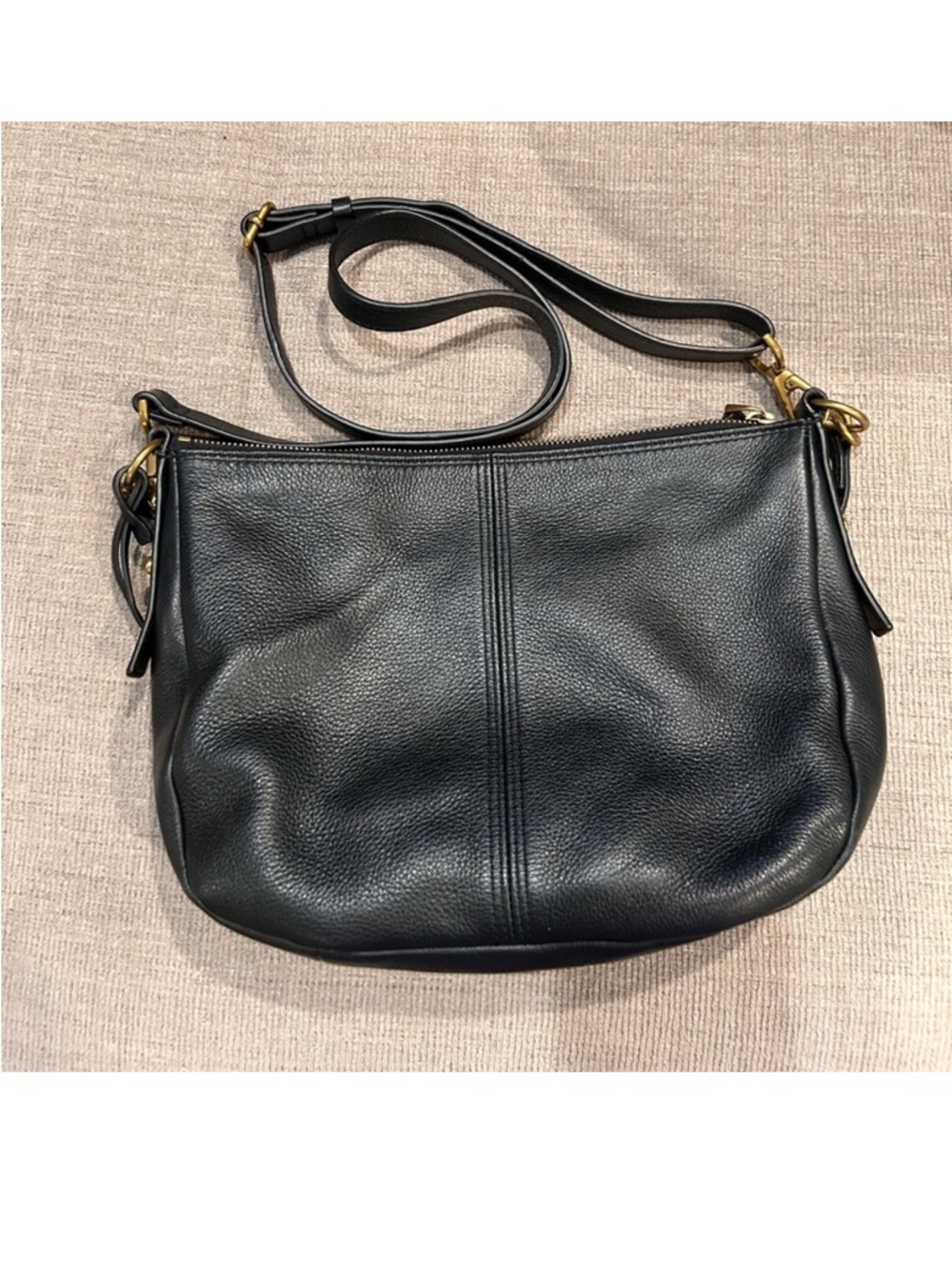 Fossil Black Leather Shoulder Bag with Gold Key Accent (A0011)